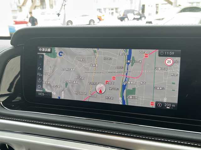 メルセデス・ベンツ ゲレンデヴァーゲン Ｇ４００ｄ AMGライン 兵庫県 2023(令5)年 0.4万km パール ワンオーナー]/Gマヌファクトゥーアプログラム/ラグジュアリーパッケージ/純正メーカーSDナビ/　Bluetooth/USB/AM/FM/フルセグテレビ（横行中視聴可能）/Burmestarサラウンドシステム/純正ビルトインETC2.0/前後ドライブレコーダー/全方位カメラ/リラクゼーション機能/サンルーフ/パドルシフト/シートメモリ/パワーシート（D+N席）/シートヒーター（全席）/エアシート（D+N席）/パーキングアシスト/アイドリングストップ/アダプティブクルーズコントロール/アンチロック・ブレーキ・システム/レーンキープアシスト/センターデフロック/前後コーナーセンサー/盗難防止装置/横滑り防止装置/衝突被害軽減システム/パワーステアリング/パワーウィンドウ/オートマチックハイビーム/純正フロアマット/純正アルミホイール/スペアキー（１本）/取扱説明書/保証書/記録簿（R5）