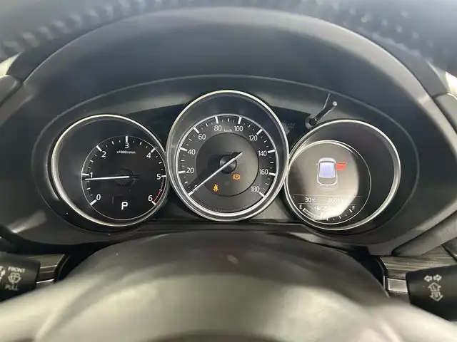 マツダ ＣＸ－５ XD Lパッケージ 佐賀県 2017(平29)年 8.6万km ソウルレッドクリスタルM 純正8インチナビ/フルセグTV/DVD/CD/Bluetooth/アルパイン製10.2インチフリップダウンモニター/BOSEプレミアムサウンド/バックカメラ/衝突被害軽減システム/ブラインドスポットモニター/レーダークルーズコントロール/レーンアシスト/オートライト/LEDヘッドライト/フォグライト/パーキングセンサー/ビルトインETC/電子パーキング/ブレーキホールド/ステアリングヒーター/レザーシート/全席シートヒーター/運転席・助手席パワーシート/パワーバックドア/メモリーシート/純正19インチアルミホイール/純正フロアマット