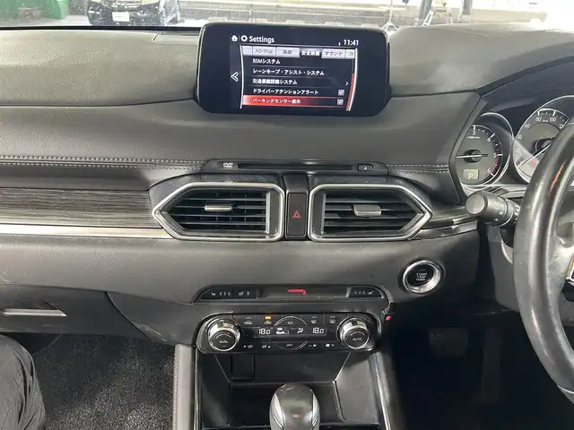 マツダ ＣＸ－５ XD Lパッケージ 佐賀県 2017(平29)年 8.6万km ソウルレッドクリスタルM 純正8インチナビ/フルセグTV/DVD/CD/Bluetooth/アルパイン製10.2インチフリップダウンモニター/BOSEプレミアムサウンド/バックカメラ/衝突被害軽減システム/ブラインドスポットモニター/レーダークルーズコントロール/レーンアシスト/オートライト/LEDヘッドライト/フォグライト/パーキングセンサー/ビルトインETC/電子パーキング/ブレーキホールド/ステアリングヒーター/レザーシート/全席シートヒーター/運転席・助手席パワーシート/パワーバックドア/メモリーシート/純正19インチアルミホイール/純正フロアマット