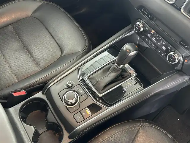 マツダ ＣＸ－５ XD Lパッケージ 佐賀県 2017(平29)年 8.6万km ソウルレッドクリスタルM 純正8インチナビ/フルセグTV/DVD/CD/Bluetooth/アルパイン製10.2インチフリップダウンモニター/BOSEプレミアムサウンド/バックカメラ/衝突被害軽減システム/ブラインドスポットモニター/レーダークルーズコントロール/レーンアシスト/オートライト/LEDヘッドライト/フォグライト/パーキングセンサー/ビルトインETC/電子パーキング/ブレーキホールド/ステアリングヒーター/レザーシート/全席シートヒーター/運転席・助手席パワーシート/パワーバックドア/メモリーシート/純正19インチアルミホイール/純正フロアマット