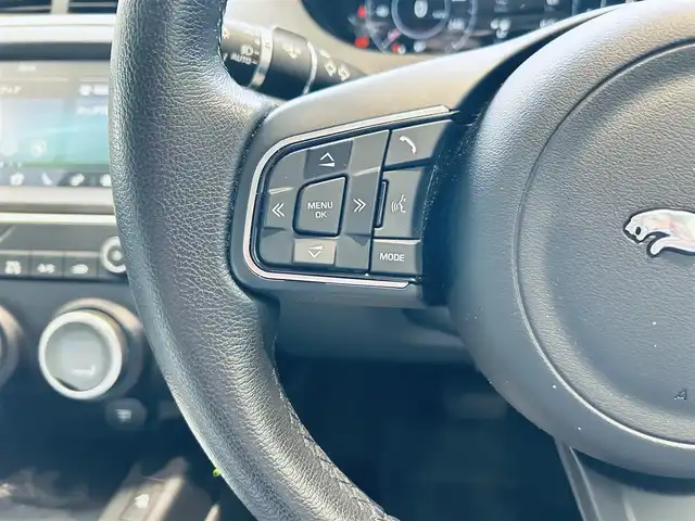 ジャガー Ｅペース S 200PS 大阪府 2020(令2)年 2万km 白 純正ナビ/TV/360度カメラ/applecarplay/ACC/ブラインドスポット/純正19インチAW/LEDヘッドライト/電動リアゲート/クリアランスソナー/革シート/パワーシート/シートヒーター