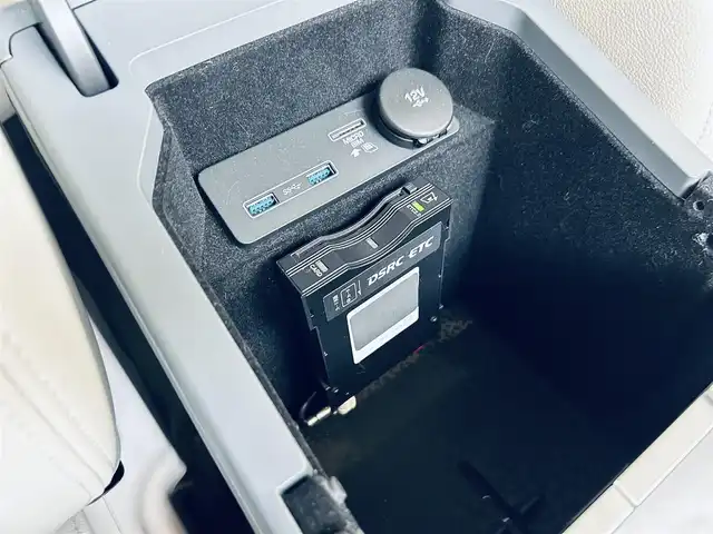 ジャガー Ｅペース S 200PS 大阪府 2020(令2)年 2万km 白 純正ナビ/TV/360度カメラ/applecarplay/ACC/ブラインドスポット/純正19インチAW/LEDヘッドライト/電動リアゲート/クリアランスソナー/革シート/パワーシート/シートヒーター