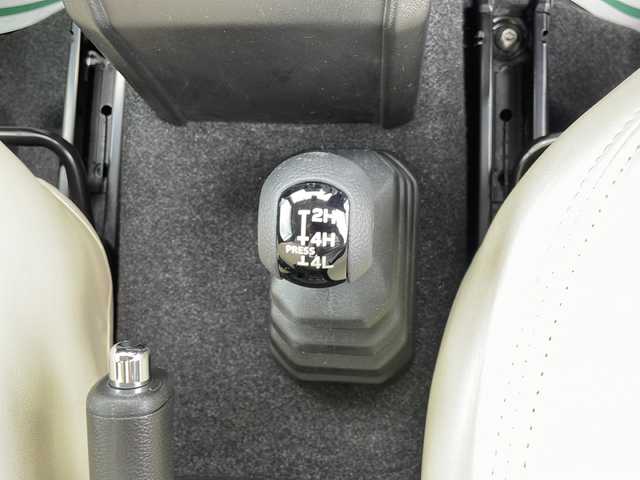 スズキ ジムニー XC 山口県 2021(令3)年 3.2万km ブルーイッシュブラックパール3 4WD/背面タイヤ/純正ナビ/・Bluetooth接続/・フルセグTV/クルーズコントロール/デュアルセンサーブレーキサポート/レーンキープアシスト/シートヒーター(D席/N席)/LEDヘッドライト/オートライト/レザー調シートカバー/純正16インチアルミホイール/純正フロアマット/スマートキー/スペアキー1本/取扱説明書