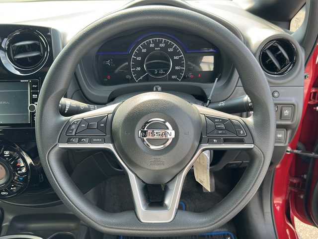 日産 ノート e－パワー ニスモ 岐阜県 2018(平30)年 3.4万km ワインⅡ 登録時走行距離33862km/純正ナビ　/純正フロアマット　/フルセグテレビ/全方位カメラ/コーナーセンサー前後　/ドライブレコーダー前後/レーンキープアシスト　　/レーダークルーズ/LEDヘッドライト/ETC/プッシュスタート/パワーステアリング/パワーウィンドウ/スマートキー/エアコンAAC/Blue tooth可/CD/DVD可/SDミュージックサーバー/AUX可/フルフラットシート/純正フロアマット/純正15アルミホイール/ABS/横滑り防止装置/レーンキープアシスト/オートライト/エアバッグW　