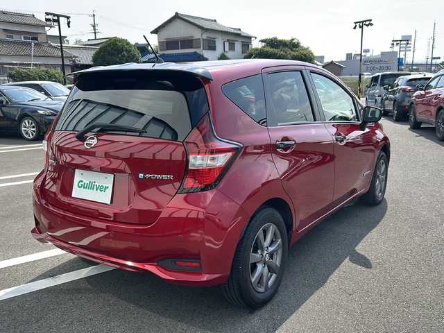 日産 ノート e－パワー ニスモ 岐阜県 2018(平30)年 3.4万km ワインⅡ 登録時走行距離33862km/純正ナビ　/純正フロアマット　/フルセグテレビ/全方位カメラ/コーナーセンサー前後　/ドライブレコーダー前後/レーンキープアシスト　　/レーダークルーズ/LEDヘッドライト/ETC/プッシュスタート/パワーステアリング/パワーウィンドウ/スマートキー/エアコンAAC/Blue tooth可/CD/DVD可/SDミュージックサーバー/AUX可/フルフラットシート/純正フロアマット/純正15アルミホイール/ABS/横滑り防止装置/レーンキープアシスト/オートライト/エアバッグW　