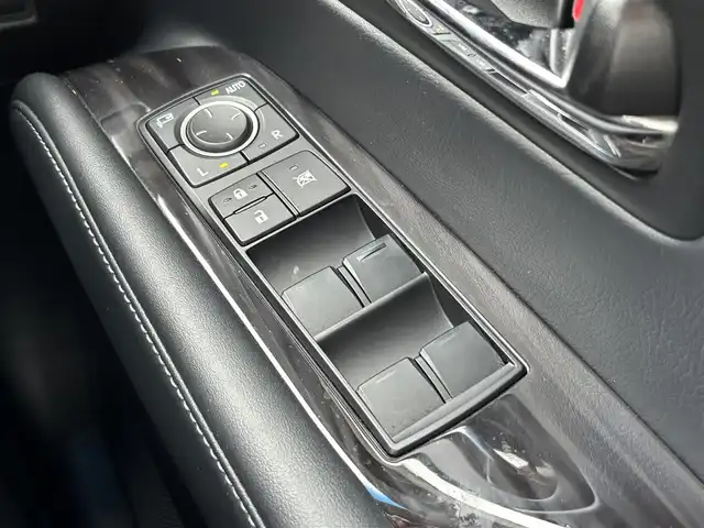 レクサス ＲＸ 270 福岡県 2013(平25)年 7.3万km ホワイトパールクリスタルシャイン ワンオーナー/純正ナビ（BLUETOOTH/フルセグ/AUX/DISC）/Bカメラ/サイドカメラ/電動リアゲート/クルーズコントロール/LEDヘッドライト/オートライト/DN席パワーシート/チルトステアリング/純正19インチAW/USB入力端子/ルームミラー型ドライブレコーダー/横滑り防止装置/コーナーセンサー/盗難防止装置/スマートキー/ETC/保証書/取扱説明書
