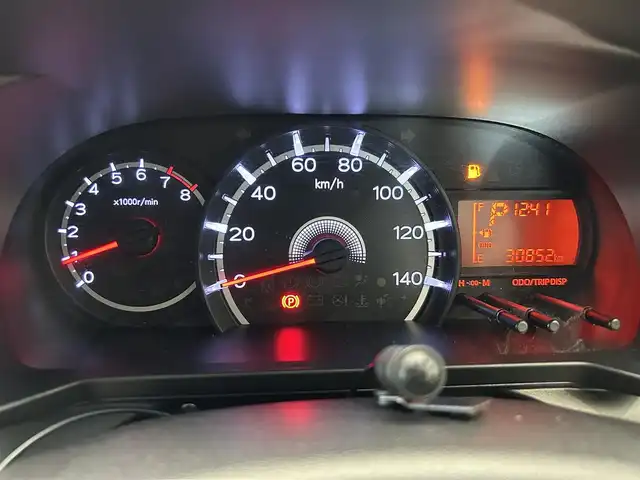 ダイハツ ムーヴ X SAⅢ 鹿児島県 2018(平30)年 3.1万km ブライトシルバーメタリック 禁煙車　/純正ナビ　/Ｂｌｕｅｔｏｏｔｈ　/フルセグＴＶ　/バックカメラ　/Ｄ席シートヒーター　/オートマチックハイビーム　/後方コーナーセンサー　/スマートキー　/ステリモ　/純正アルミ　/純正フロアマット/純正ドアバイザー　/Ｐスタート/アイドリングストップ