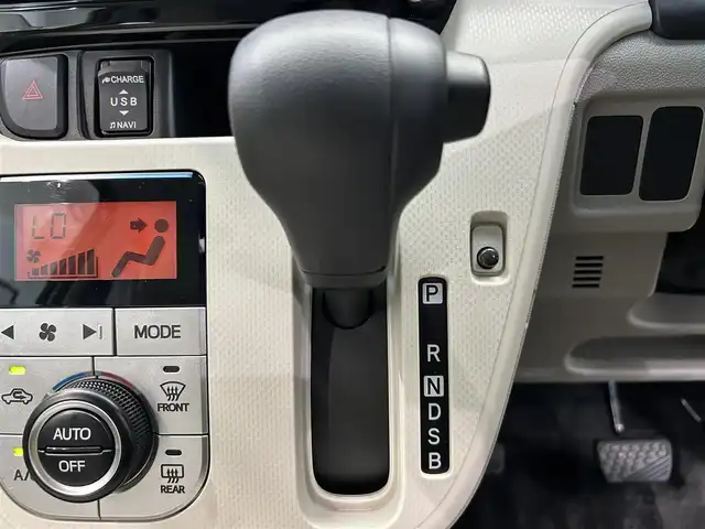 ダイハツ ムーヴ X SAⅢ 鹿児島県 2018(平30)年 3.1万km ブライトシルバーメタリック 禁煙車　/純正ナビ　/Ｂｌｕｅｔｏｏｔｈ　/フルセグＴＶ　/バックカメラ　/Ｄ席シートヒーター　/オートマチックハイビーム　/後方コーナーセンサー　/スマートキー　/ステリモ　/純正アルミ　/純正フロアマット/純正ドアバイザー　/Ｐスタート/アイドリングストップ
