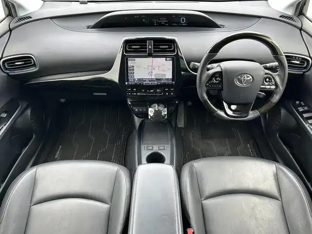 トヨタ プリウス S ツーリングセレクション 滋賀県 2019(令1)年 7.9万km アティチュードブラックマイカ ガソリン（ハイブリッド）/2WD(FF)/CVT/モデリスタエアロ/社外ステアリング(純正積込有)/社外シフト(純正シフトノブ積込有)/9インチ社外ナビ【X9Z】/(FM/AM/CD/DVD/フルセグ/Bluetooth)/前後ドライブレコーダー/ETC/バックカメラ/ＴｏｙｏｔａＳａｆｅｔｙＳｅｎｓｅ/・プリクラッシュブレーキアシスト	/・レーンキープアシスト	/・レーダークルーズコントロール/運転席・助手席シートヒーター/電動格納ミラー/ステアリングスイッチ/オートライト/LEDヘッドライト/フロントフォグ/オートマチックハイビーム/フルオートエアコン/プッシュスタート/スマートキー/スペアキー/純正フロアマット/ドアバイザー