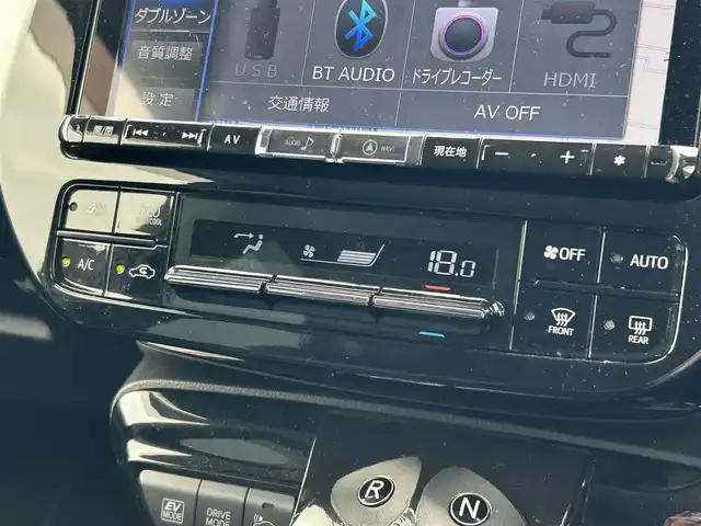 トヨタ プリウス S ツーリングセレクション 滋賀県 2019(令1)年 7.9万km アティチュードブラックマイカ ガソリン（ハイブリッド）/2WD(FF)/CVT/モデリスタエアロ/社外ステアリング(純正積込有)/社外シフト(純正シフトノブ積込有)/9インチ社外ナビ【X9Z】/(FM/AM/CD/DVD/フルセグ/Bluetooth)/前後ドライブレコーダー/ETC/バックカメラ/ＴｏｙｏｔａＳａｆｅｔｙＳｅｎｓｅ/・プリクラッシュブレーキアシスト	/・レーンキープアシスト	/・レーダークルーズコントロール/運転席・助手席シートヒーター/電動格納ミラー/ステアリングスイッチ/オートライト/LEDヘッドライト/フロントフォグ/オートマチックハイビーム/フルオートエアコン/プッシュスタート/スマートキー/スペアキー/純正フロアマット/ドアバイザー