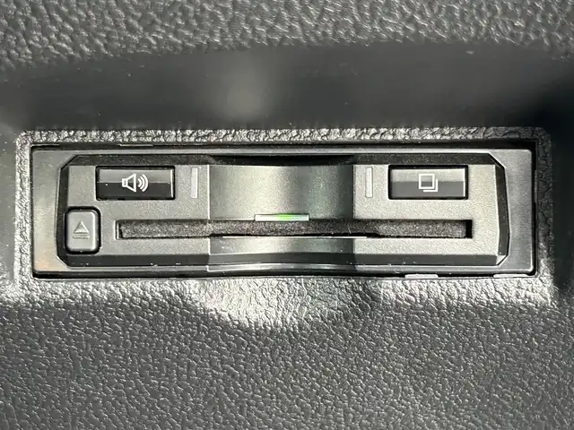 トヨタ プリウス S ツーリングセレクション 滋賀県 2019(令1)年 7.9万km アティチュードブラックマイカ ガソリン（ハイブリッド）/2WD(FF)/CVT/モデリスタエアロ/社外ステアリング(純正積込有)/社外シフト(純正シフトノブ積込有)/9インチ社外ナビ【X9Z】/(FM/AM/CD/DVD/フルセグ/Bluetooth)/前後ドライブレコーダー/ETC/バックカメラ/ＴｏｙｏｔａＳａｆｅｔｙＳｅｎｓｅ/・プリクラッシュブレーキアシスト	/・レーンキープアシスト	/・レーダークルーズコントロール/運転席・助手席シートヒーター/電動格納ミラー/ステアリングスイッチ/オートライト/LEDヘッドライト/フロントフォグ/オートマチックハイビーム/フルオートエアコン/プッシュスタート/スマートキー/スペアキー/純正フロアマット/ドアバイザー