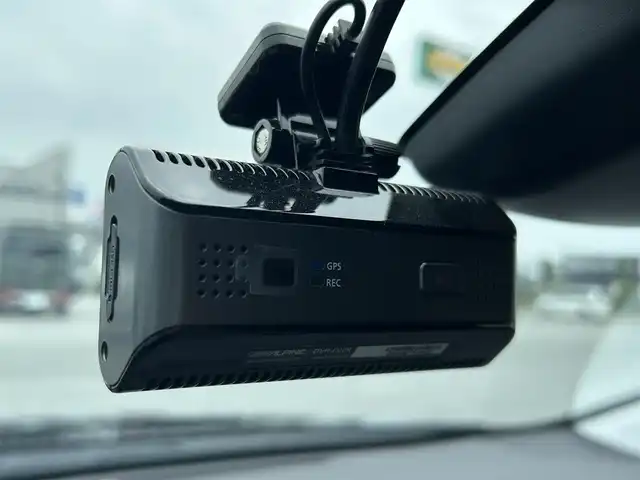 トヨタ プリウス S ツーリングセレクション 滋賀県 2019(令1)年 7.9万km アティチュードブラックマイカ ガソリン（ハイブリッド）/2WD(FF)/CVT/モデリスタエアロ/社外ステアリング(純正積込有)/社外シフト(純正シフトノブ積込有)/9インチ社外ナビ【X9Z】/(FM/AM/CD/DVD/フルセグ/Bluetooth)/前後ドライブレコーダー/ETC/バックカメラ/ＴｏｙｏｔａＳａｆｅｔｙＳｅｎｓｅ/・プリクラッシュブレーキアシスト	/・レーンキープアシスト	/・レーダークルーズコントロール/運転席・助手席シートヒーター/電動格納ミラー/ステアリングスイッチ/オートライト/LEDヘッドライト/フロントフォグ/オートマチックハイビーム/フルオートエアコン/プッシュスタート/スマートキー/スペアキー/純正フロアマット/ドアバイザー