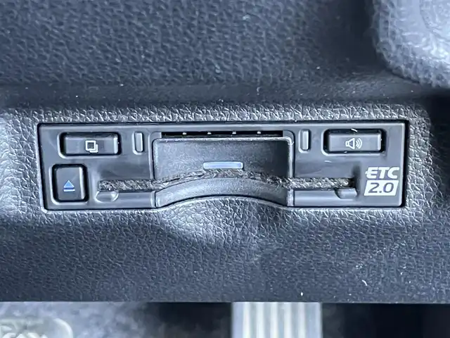 トヨタ シエンタ G 東京都 2025(令7)年 0.6万km アーバンカーキ 純正８型ディスプレイオーディオ　/両側電動ドア　/ＢＳＭ　/ビルトイン２．０ＥＴＣ　/追従クルーズコントロール　/トヨタセーフティセンス　/Ｂｌｕｅｔｏｏｔｈ　/バックカメラ　/オートライト　/コーナーセンサー　/禁煙