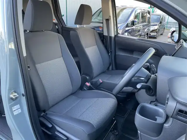 トヨタ シエンタ G 東京都 2025(令7)年 0.6万km アーバンカーキ 純正８型ディスプレイオーディオ　/両側電動ドア　/ＢＳＭ　/ビルトイン２．０ＥＴＣ　/追従クルーズコントロール　/トヨタセーフティセンス　/Ｂｌｕｅｔｏｏｔｈ　/バックカメラ　/オートライト　/コーナーセンサー　/禁煙