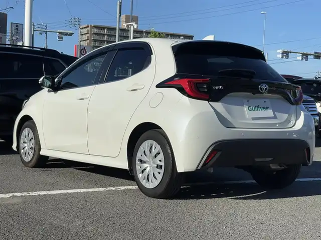 トヨタ ヤリス ハイブリッド Z 徳島県 2022(令4)年 0.7万km ホワイトパールクリスタルシャイン 純正8インチディスプレイオーディオ/（Bluetooth/フルセグTV）/バックカメラ/レーダークルーズコントロール/LTA/シートヒーター（D+N席）/LEDヘッドライト/オートハイビーム/オートエアコン/前後ドラレコ/ETC/プッシュスタート/スマートキー