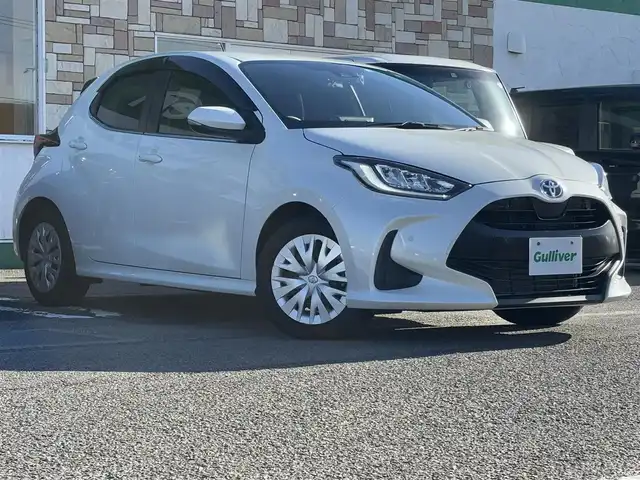 トヨタ ヤリス ハイブリッド Z 徳島県 2022(令4)年 0.7万km ホワイトパールクリスタルシャイン 純正8インチディスプレイオーディオ/（Bluetooth/フルセグTV）/バックカメラ/レーダークルーズコントロール/LTA/シートヒーター（D+N席）/LEDヘッドライト/オートハイビーム/オートエアコン/前後ドラレコ/ETC/プッシュスタート/スマートキー