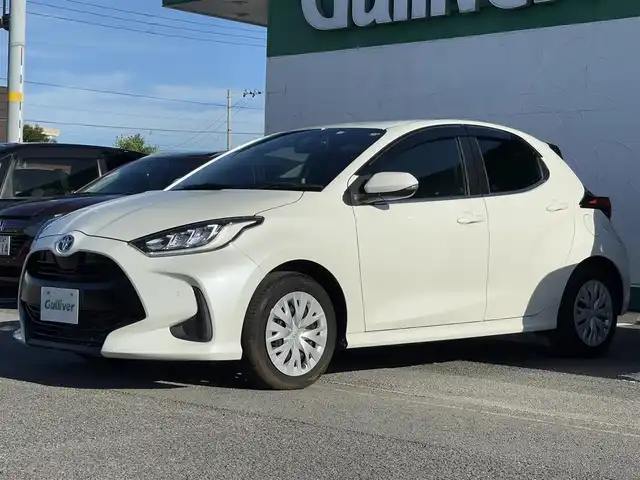 トヨタ ヤリス ハイブリッド Z 徳島県 2022(令4)年 0.7万km ホワイトパールクリスタルシャイン 純正8インチディスプレイオーディオ/（Bluetooth/フルセグTV）/バックカメラ/レーダークルーズコントロール/LTA/シートヒーター（D+N席）/LEDヘッドライト/オートハイビーム/オートエアコン/前後ドラレコ/ETC/プッシュスタート/スマートキー