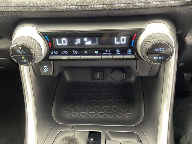 トヨタ ＲＡＶ４ ハイブリットX 宮崎県 2022(令4)年 1.7万km ダークブルーマイカ 純正ディスプレイオーディオナビ(フルセグTV/BT)/レーダークルコン/トヨタセーフティー/衝突軽減ブレーキ/前後コーナーセンサー/ドラレコ前後/バックモニター/ステアリングスイッチ/ETC/オートライト/オートハイビーム/USBポート/オートホールド/純正LEDヘッドライト/純正17インチアルミホイル/純正フロアマット/プッシュスタート/スマートキー