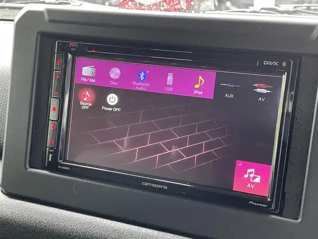 スズキ ジムニー XC 愛媛県 2025(令7)年 0.1万km ブルーイッシュブラックパール3 ワンオーナー/4WD/インタークーラーターボ/7インチ社外ディスプレイオーディオ（Carrozzeria）/・Bluetooth/・CD/DVD/USB/バックカメラ/ETC/ドライブレコーダー/純正16インチAW/純正フロアマット/クルーズコントロール/撥水ファブリックシート/シートヒーター （D+N席）/本革ステアリング/ステアリングスイッチ/スズキセーフティサポート/・衝突軽減システム/・標識認識機能/・車線逸脱警報機能/・ふらつき警報機能/・先行車発進お知らせ機能/・ハイビームアシスト/・誤発進抑制機能/LEDヘッドライト/スペアキー/スマートキー/スペアタイヤ