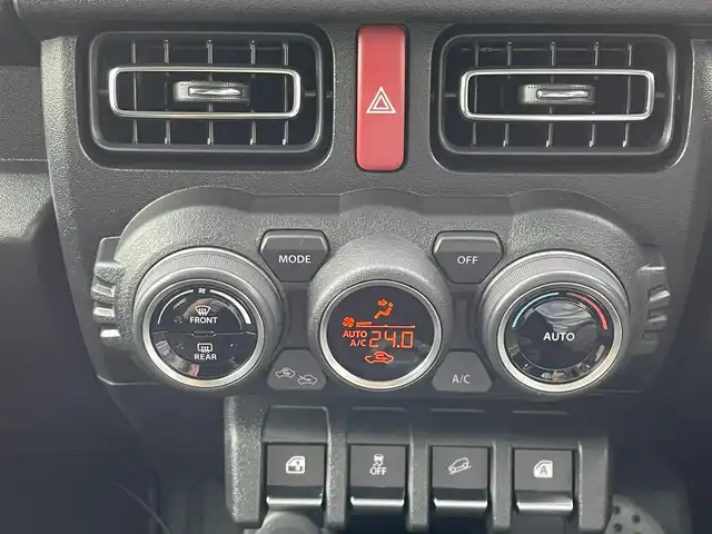 スズキ ジムニー XC 愛媛県 2025(令7)年 0.1万km ブルーイッシュブラックパール3 ワンオーナー/4WD/インタークーラーターボ/7インチ社外ディスプレイオーディオ（Carrozzeria）/・Bluetooth/・CD/DVD/USB/バックカメラ/ETC/ドライブレコーダー/純正16インチAW/純正フロアマット/クルーズコントロール/撥水ファブリックシート/シートヒーター （D+N席）/本革ステアリング/ステアリングスイッチ/スズキセーフティサポート/・衝突軽減システム/・標識認識機能/・車線逸脱警報機能/・ふらつき警報機能/・先行車発進お知らせ機能/・ハイビームアシスト/・誤発進抑制機能/LEDヘッドライト/スペアキー/スマートキー/スペアタイヤ