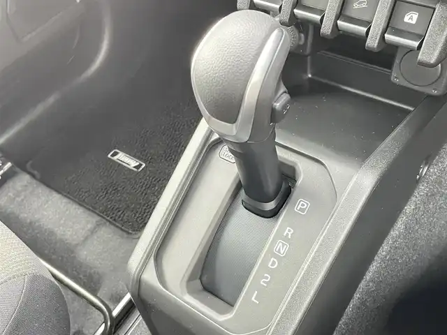 スズキ ジムニー XC 愛媛県 2025(令7)年 0.1万km ブルーイッシュブラックパール3 ワンオーナー/4WD/インタークーラーターボ/7インチ社外ディスプレイオーディオ（Carrozzeria）/・Bluetooth/・CD/DVD/USB/バックカメラ/ETC/ドライブレコーダー/純正16インチAW/純正フロアマット/クルーズコントロール/撥水ファブリックシート/シートヒーター （D+N席）/本革ステアリング/ステアリングスイッチ/スズキセーフティサポート/・衝突軽減システム/・標識認識機能/・車線逸脱警報機能/・ふらつき警報機能/・先行車発進お知らせ機能/・ハイビームアシスト/・誤発進抑制機能/LEDヘッドライト/スペアキー/スマートキー/スペアタイヤ