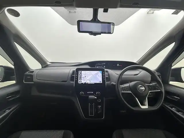 日産 セレナ ハイウェイスター V 岡山県 2021(令3)年 3.9万km ダイヤモンドブラック セーフティーパックA/・インテリジェント アラウンドビューモニター/・踏み間違い防止/・パーキングアシスト/純正10インチナビ（MM519D-L）/・FM/AM/Bluetooth/フルセグ/CD/DVD/デジタルインナーミラー/プロパイロット/インテリジェントエマージェンシーブレーキ/ブラインドスポットモニター/コーナーセンサー/ハンズフリー付両側パワースライドドア/ドライブレコーダー/ビルトインETC/後席サンシェード/シートバックテーブル/LEDヘッドライト/純正16インチアルミ/純正フロアマット/ドアバイザー