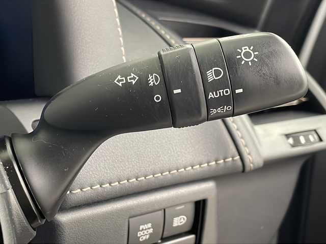 トヨタ アルファードハイブリット Z 埼玉県 2023(令5)年 4万km パール 両側パワースライドドア/パワーシート/エアイート/メモリーシート/純正ナビ/ETC2.0 /コーナーセンサー/バックカメラ/パーキングブレーキサポート/純正アルミ/ウィンカーミラー/パワーバックドア/プッシュスタート/スマートキー×２/置くだけ充電/前後ドラレコ/前後シートヒータ