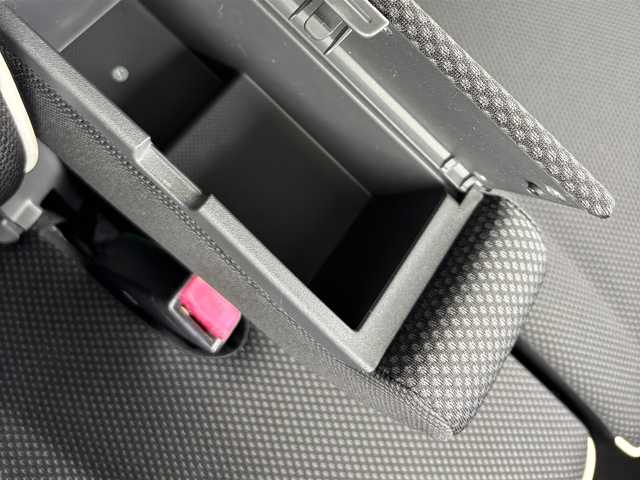 マツダ フレア クロスオーバー XG 福岡県 2015(平27)年 5.4万km フェニックスレッドパール/ブラック SD社外ナビ(ワンセグTV、CD、バックカメラ)/ビルトインETC/横滑り防止装置/衝突被害軽減システム/盗難防止装置/LEDオートライト/社外フロアマット/D席シートヒーター/ベンチシート