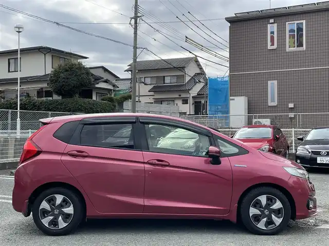 ホンダ フィット ハイブリット L ホンダセンシング 熊本県 2017(平29)年 6万km ルージュアメジストM ホンダセンシング/プッシュスタート/純正ナビ/（CD・DVD・フルセグTV・BTオーディオ・SD）/バックカメラ/ビルトインETC/ドライブレコーダー/レーダークルーズ/ハーフレザーシート/LEDヘッドライト/オートライト/LEDフォグライト/横滑り防止装置/ウィンカーミラー/純正フロアマット/純正ドアバイザー/スマートスペアキー×1本