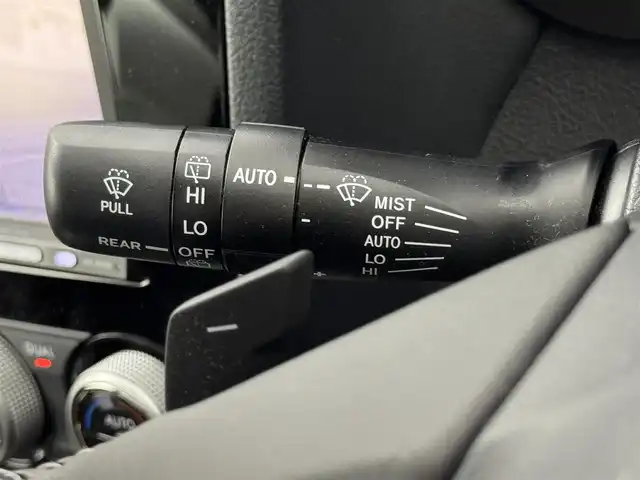 スバル フォレスター 2．0i－L 福岡県 2016(平28)年 4.3万km クリスタルホワイトP 社外ナビ／フルセグＴＶ　/クルーズコントロール　/パドルシフト　/横滑り防止装置　/アイドリングストップ　/ステアリング連動ヘッドランプ　/電動格納式ドアミラー　/シートヒーター　/純正１７インチＡＷ　/ＬＥＤライト