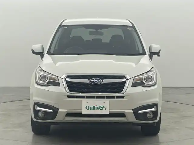 スバル フォレスター 2．0i－L 福岡県 2016(平28)年 4.3万km クリスタルホワイトP 社外ナビ／フルセグＴＶ　/ＥＴＣ　/シートヒーター　/クルーズコントロール　/パドルシフト　/横滑り防止装置　/アイドリングストップ　/Ｘ－ＭＯＤＥ　/電動格納式ドアミラー　/ドアバイザー　/純正１７インチＡＷ　/ＬＥＤヘッドライト