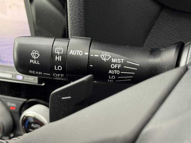 スバル フォレスター 2．0i－L 福岡県 2016(平28)年 4.3万km クリスタルホワイトP 社外ナビ／フルセグＴＶ　/ＥＴＣ　/シートヒーター　/クルーズコントロール　/パドルシフト　/横滑り防止装置　/アイドリングストップ　/Ｘ－ＭＯＤＥ　/電動格納式ドアミラー　/ドアバイザー　/純正１７インチＡＷ　/ＬＥＤヘッドライト