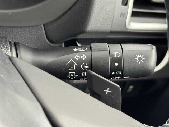 スバル フォレスター 2．0i－L 福岡県 2016(平28)年 4.3万km クリスタルホワイトP 社外ナビ／フルセグＴＶ　/ＥＴＣ　/シートヒーター　/クルーズコントロール　/パドルシフト　/横滑り防止装置　/アイドリングストップ　/Ｘ－ＭＯＤＥ　/電動格納式ドアミラー　/ドアバイザー　/純正１７インチＡＷ　/ＬＥＤヘッドライト