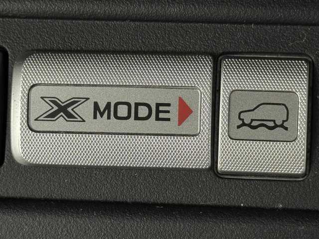 スバル フォレスター 2．0i－L 福岡県 2016(平28)年 4.3万km クリスタルホワイトP 社外ナビ／フルセグＴＶ　/ＥＴＣ　/シートヒーター　/クルーズコントロール　/パドルシフト　/横滑り防止装置　/アイドリングストップ　/Ｘ－ＭＯＤＥ　/電動格納式ドアミラー　/ドアバイザー　/純正１７インチＡＷ　/ＬＥＤヘッドライト