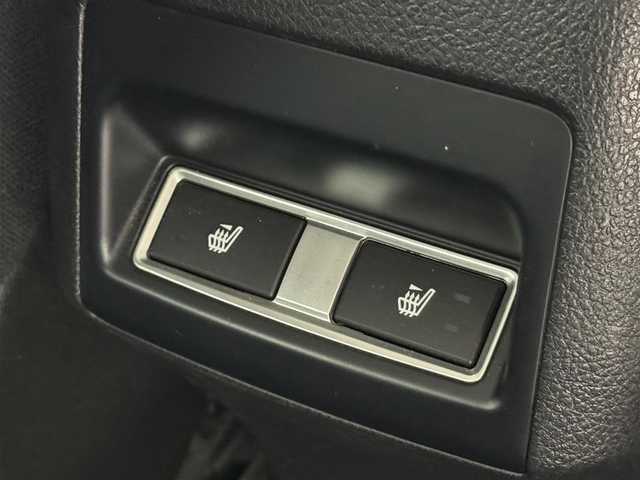 スバル フォレスター 2．0i－L 福岡県 2016(平28)年 4.3万km クリスタルホワイトP 社外ナビ／フルセグＴＶ　/ＥＴＣ　/シートヒーター　/クルーズコントロール　/パドルシフト　/横滑り防止装置　/アイドリングストップ　/Ｘ－ＭＯＤＥ　/電動格納式ドアミラー　/ドアバイザー　/純正１７インチＡＷ　/ＬＥＤヘッドライト