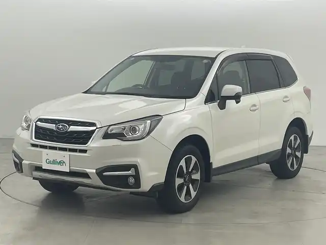 スバル フォレスター 2．0i－L 福岡県 2016(平28)年 4.3万km クリスタルホワイトP 社外ナビ／フルセグＴＶ　/ＥＴＣ　/シートヒーター　/クルーズコントロール　/パドルシフト　/横滑り防止装置　/アイドリングストップ　/Ｘ－ＭＯＤＥ　/電動格納式ドアミラー　/ドアバイザー　/純正１７インチＡＷ　/ＬＥＤヘッドライト