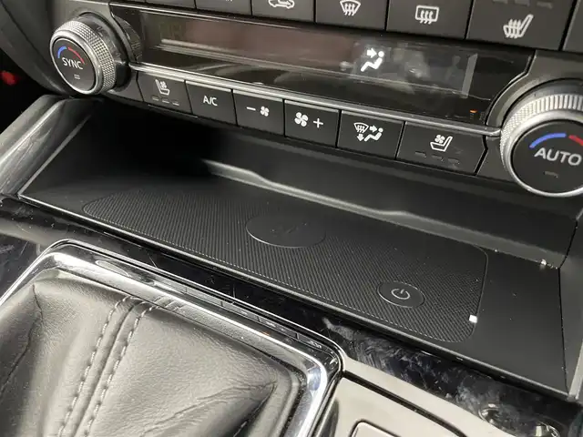 マツダ ＣＸ－８ XD Lパッケージ 群馬県 2022(令4)年 3.4万km ソウルレッドクリスタルM 純正10.25インチセンターディスプレイ/・AM/FM/USB/Bluetooth/フルセグTV/AppleCarPlay/AndroidAuto/360°ビューモニター/BOSEサウンドシステム/パワーバックドア/i-ACTIVSENSE/・スマートブレーキサポート/アドバンストスマートブレーキサポート/・マツダレーダークルーズコントロール(全車速追従機能付)/・レーンキープアシストシステム/車線逸脱警報システム/・AT誤発進抑制制御(前進/後退)/・ドライバーアテンションアラート/交通標識認識システム/・前後パーキングセンサー/・ブラインドスポットモニタリング/前席パワーシート/シートヒーター/シートベンチレーション/運転席メモリー機能/2列目シートヒーター/ロールサンシェード/ステアリングヒーター/ステアリングスイッチ/スムースレザーシート(レッド)/前後ドライブレコーダー/置くだけ充電/電動パーキングブレーキ/オートブレーキホールド/純正ETC/プッシュスタート/スマートキー