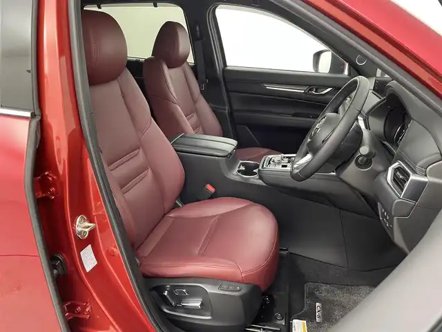 マツダ ＣＸ－８ XD Lパッケージ 群馬県 2022(令4)年 3.4万km ソウルレッドクリスタルM 純正10.25インチセンターディスプレイ/・AM/FM/USB/Bluetooth/フルセグTV/AppleCarPlay/AndroidAuto/360°ビューモニター/BOSEサウンドシステム/パワーバックドア/i-ACTIVSENSE/・スマートブレーキサポート/アドバンストスマートブレーキサポート/・マツダレーダークルーズコントロール(全車速追従機能付)/・レーンキープアシストシステム/車線逸脱警報システム/・AT誤発進抑制制御(前進/後退)/・ドライバーアテンションアラート/交通標識認識システム/・前後パーキングセンサー/・ブラインドスポットモニタリング/前席パワーシート/シートヒーター/シートベンチレーション/運転席メモリー機能/2列目シートヒーター/ロールサンシェード/ステアリングヒーター/ステアリングスイッチ/スムースレザーシート(レッド)/前後ドライブレコーダー/置くだけ充電/電動パーキングブレーキ/オートブレーキホールド/純正ETC/プッシュスタート/スマートキー