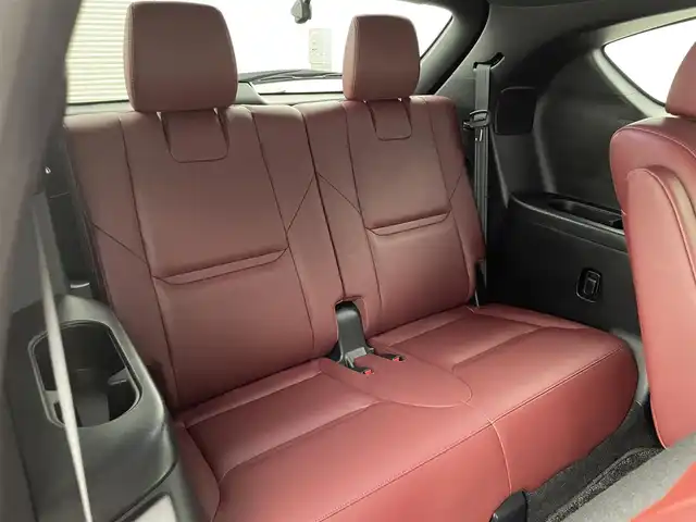 マツダ ＣＸ－８ XD Lパッケージ 群馬県 2022(令4)年 3.4万km ソウルレッドクリスタルM 純正10.25インチセンターディスプレイ/・AM/FM/USB/Bluetooth/フルセグTV/AppleCarPlay/AndroidAuto/360°ビューモニター/BOSEサウンドシステム/パワーバックドア/i-ACTIVSENSE/・スマートブレーキサポート/アドバンストスマートブレーキサポート/・マツダレーダークルーズコントロール(全車速追従機能付)/・レーンキープアシストシステム/車線逸脱警報システム/・AT誤発進抑制制御(前進/後退)/・ドライバーアテンションアラート/交通標識認識システム/・前後パーキングセンサー/・ブラインドスポットモニタリング/前席パワーシート/シートヒーター/シートベンチレーション/運転席メモリー機能/2列目シートヒーター/ロールサンシェード/ステアリングヒーター/ステアリングスイッチ/スムースレザーシート(レッド)/前後ドライブレコーダー/置くだけ充電/電動パーキングブレーキ/オートブレーキホールド/純正ETC/プッシュスタート/スマートキー