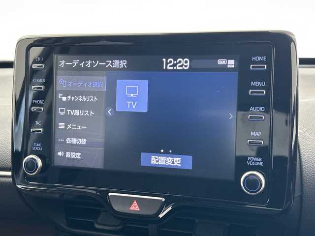 トヨタ ヤリスクロス ハイブリッド Z 三重県 2021(令3)年 3.3万km ホワイトパールクリスタルシャイン /禁煙車//純正ディスプレイオーディオ//バックカメラ//DN席シートヒーター//D席パワーシート//ハーフレザーシート//純正ビルトインETC//電子サイドブレーキ//ブレーキオートホールド//革巻きステアリング//ステアリングスイッチ//トヨタセーフティセンス//衝突軽減ブレーキ//レーントレーシングアシスト//PKSB//RSA//オートハイビーム//前後クリアランスソナー//レーダークルーズコントロール//社外前後ドライブレコーダー//サイドカーテンエアバッグ//オートライト//LED