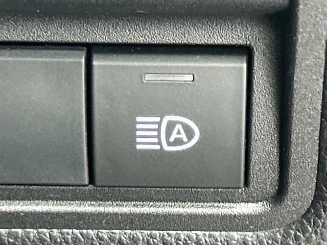 トヨタ ヤリスクロス ハイブリッド Z 三重県 2021(令3)年 3.3万km ホワイトパールクリスタルシャイン /禁煙車//純正ディスプレイオーディオ//バックカメラ//DN席シートヒーター//D席パワーシート//ハーフレザーシート//純正ビルトインETC//電子サイドブレーキ//ブレーキオートホールド//革巻きステアリング//ステアリングスイッチ//トヨタセーフティセンス//衝突軽減ブレーキ//レーントレーシングアシスト//PKSB//RSA//オートハイビーム//前後クリアランスソナー//レーダークルーズコントロール//社外前後ドライブレコーダー//サイドカーテンエアバッグ//オートライト//LED