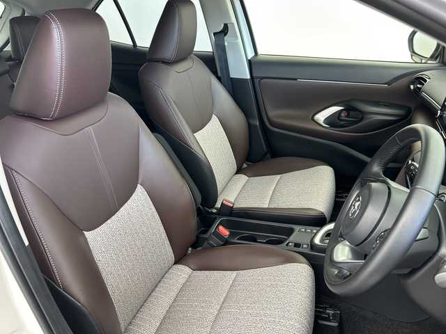 トヨタ ヤリスクロス ハイブリッド Z 三重県 2021(令3)年 3.3万km ホワイトパールクリスタルシャイン /禁煙車//純正ディスプレイオーディオ//バックカメラ//DN席シートヒーター//D席パワーシート//ハーフレザーシート//純正ビルトインETC//電子サイドブレーキ//ブレーキオートホールド//革巻きステアリング//ステアリングスイッチ//トヨタセーフティセンス//衝突軽減ブレーキ//レーントレーシングアシスト//PKSB//RSA//オートハイビーム//前後クリアランスソナー//レーダークルーズコントロール//社外前後ドライブレコーダー//サイドカーテンエアバッグ//オートライト//LED