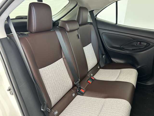 トヨタ ヤリスクロス ハイブリッド Z 三重県 2021(令3)年 3.3万km ホワイトパールクリスタルシャイン /禁煙車//純正ディスプレイオーディオ//バックカメラ//DN席シートヒーター//D席パワーシート//ハーフレザーシート//純正ビルトインETC//電子サイドブレーキ//ブレーキオートホールド//革巻きステアリング//ステアリングスイッチ//トヨタセーフティセンス//衝突軽減ブレーキ//レーントレーシングアシスト//PKSB//RSA//オートハイビーム//前後クリアランスソナー//レーダークルーズコントロール//社外前後ドライブレコーダー//サイドカーテンエアバッグ//オートライト//LED