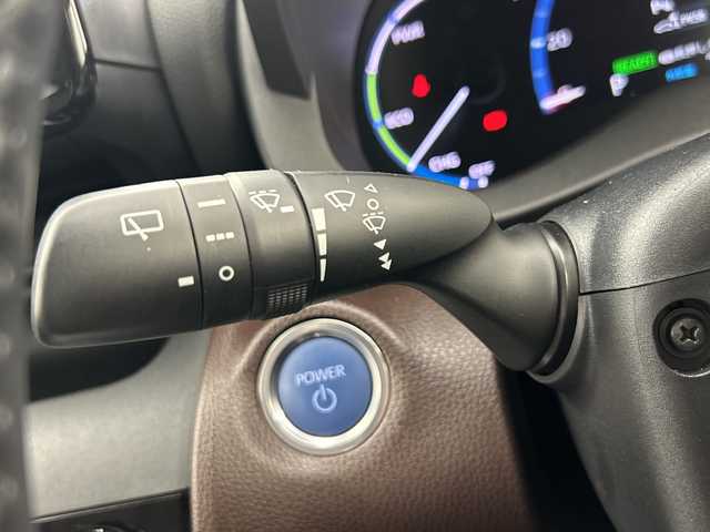 トヨタ ヤリスクロス ハイブリッド Z 三重県 2021(令3)年 3.3万km ホワイトパールクリスタルシャイン /禁煙車//純正ディスプレイオーディオ//バックカメラ//DN席シートヒーター//D席パワーシート//ハーフレザーシート//純正ビルトインETC//電子サイドブレーキ//ブレーキオートホールド//革巻きステアリング//ステアリングスイッチ//トヨタセーフティセンス//衝突軽減ブレーキ//レーントレーシングアシスト//PKSB//RSA//オートハイビーム//前後クリアランスソナー//レーダークルーズコントロール//社外前後ドライブレコーダー//サイドカーテンエアバッグ//オートライト//LED