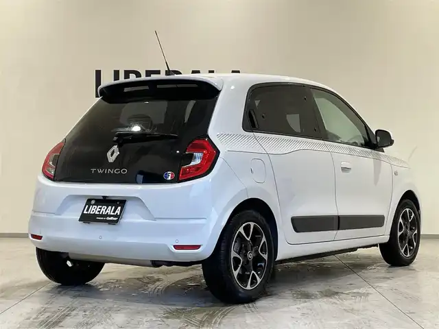 ルノー トゥインゴ EDC 熊本県 2020(令2)年 3.9万km 白 ・キーレス/・パーキングセンサー/・レーンキープアシスト/・クルーズコントロール/・純正ディスプレイオーディオ/　【BT・USB・AUX・AppleCarPlay・AndroidAuto】/・バックカメラ/・ETC/・LEDヘッドランプ/・フォグランプ/・純正マット