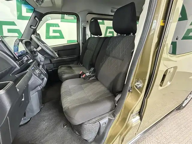 ダイハツ アトレー バン RS 鹿児島県 2024(令6)年 2.1万km オフビートカーキM ディスプレイオーディオ　/バックカメラ　/スマートアシスト　/両側パワースライドドア　/前後コーナーセンサー　/デジタルインナーミラー　/ＬＥＤヘッドライト　/フロントフォグライ　/オートマチックハイビーム　/ＥＴＣ