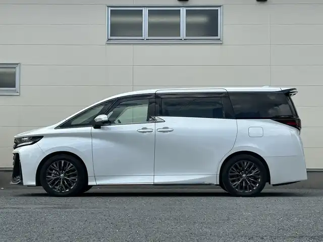 トヨタ ヴェルファイア ハイブリット Z プレミア 茨城県 2024(令6)年 1.8万km プラチナホワイトパールマイカ 純正ナビ/フルセグTV/Bluetooth接続/三眼LED/全方位カメラ/両側パワースライド/サンルーフ/前後ドライブレコーダー/レーダークルーズコントロール/トヨタセーフティセンス/ユニバーサルステップ/ビルトインETC/USB入力端子/置くだけ充電/全席パワーシート/全席シートヒーター/電動リアゲート/スペアキー