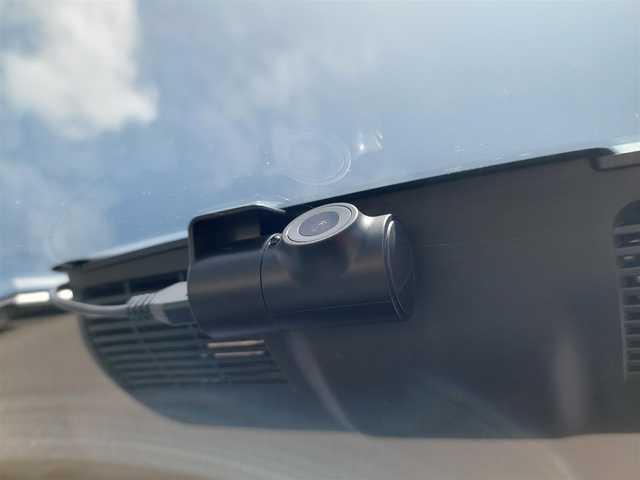 スズキ スペーシア ギア HYBRID XZターボ 東京都 2023(令5)年 1.6万km シフォンアイボリーM スズキセーフティサポート/・デュアルカメラブレーキサポート/・車線逸脱警報機能/・先行車発進お知らせ機能/・標識認知機能/・誤発進抑制機能/・アダプティブクルーズコントロール/・ヘッドアップディスプレイ/・ブラインドスポットモニター/・全方位モニター/ルーフレール/プッシュスタート/アイドリングストップ/パドルシフト/純正8インチナビ/フルセグTV/HDMI入力/ETC/ルームミラー型 前後ドライブレコーダー/両側パワースライドドア/シートヒーター/パーソナルテーブル/後席ロールサンシェード/LEDヘッドライト/ドアバイザー/14インチ純正アルミホイール