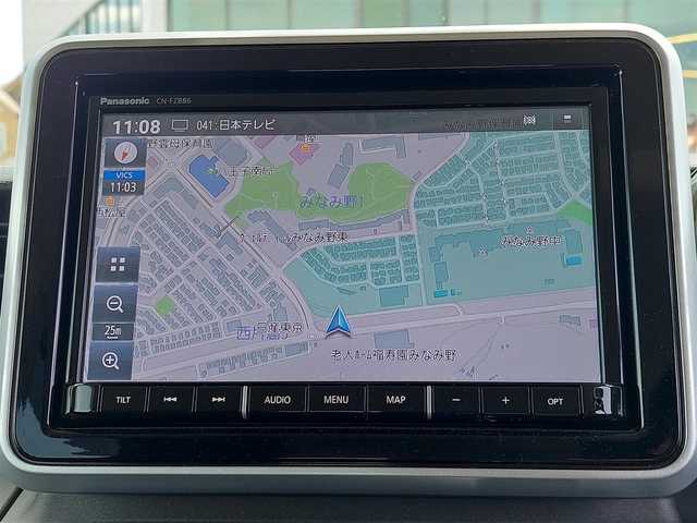 スズキ スペーシア ギア HYBRID XZターボ 東京都 2023(令5)年 1.6万km シフォンアイボリーM スズキセーフティサポート/・デュアルカメラブレーキサポート/・車線逸脱警報機能/・先行車発進お知らせ機能/・標識認知機能/・誤発進抑制機能/・アダプティブクルーズコントロール/・ヘッドアップディスプレイ/・ブラインドスポットモニター/・全方位モニター/ルーフレール/プッシュスタート/アイドリングストップ/パドルシフト/純正8インチナビ/フルセグTV/HDMI入力/ETC/ルームミラー型 前後ドライブレコーダー/両側パワースライドドア/シートヒーター/パーソナルテーブル/後席ロールサンシェード/LEDヘッドライト/ドアバイザー/14インチ純正アルミホイール