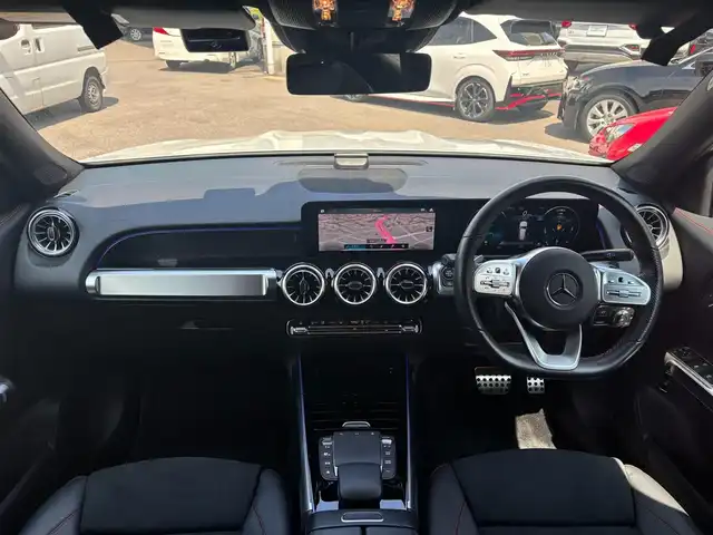 メルセデス・ベンツ Ｍ・ベンツ ＧＬＢ２００ｄ 4マチック AMGライン 愛知県 2021(令3)年 2.4万km デジタルホワイト 純正ナビ/　フルセグTV/Bluetooth/USB/全方位カメラ・バックカメラ/デジタルメーター/コーナーセンサー/前後ドライブレコーダー/ETC2.0/BSM/パドルシフト/レーダークルーズコントロール/ハーフレザーシート/前席シートヒーター/前席パワーシート/パワーバックドア/アイドリングストップ/LEDヘッドライト/オートライト/リアフォグ/ルーフレール/スマートキー×2/保証書あり/取扱説明書あり